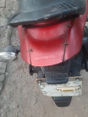 Honda CB 2016 Red