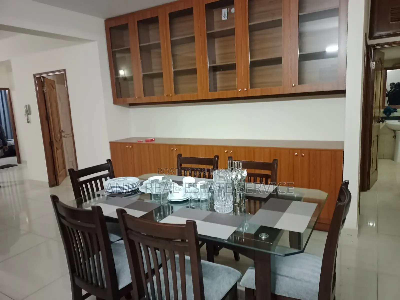 গুলশানের অনিক রিয়েল এস্টেটে ৩ বেডরুমের ফার্নিশড অ্যাপার্টমেন্ট ভাড়ার জন্য