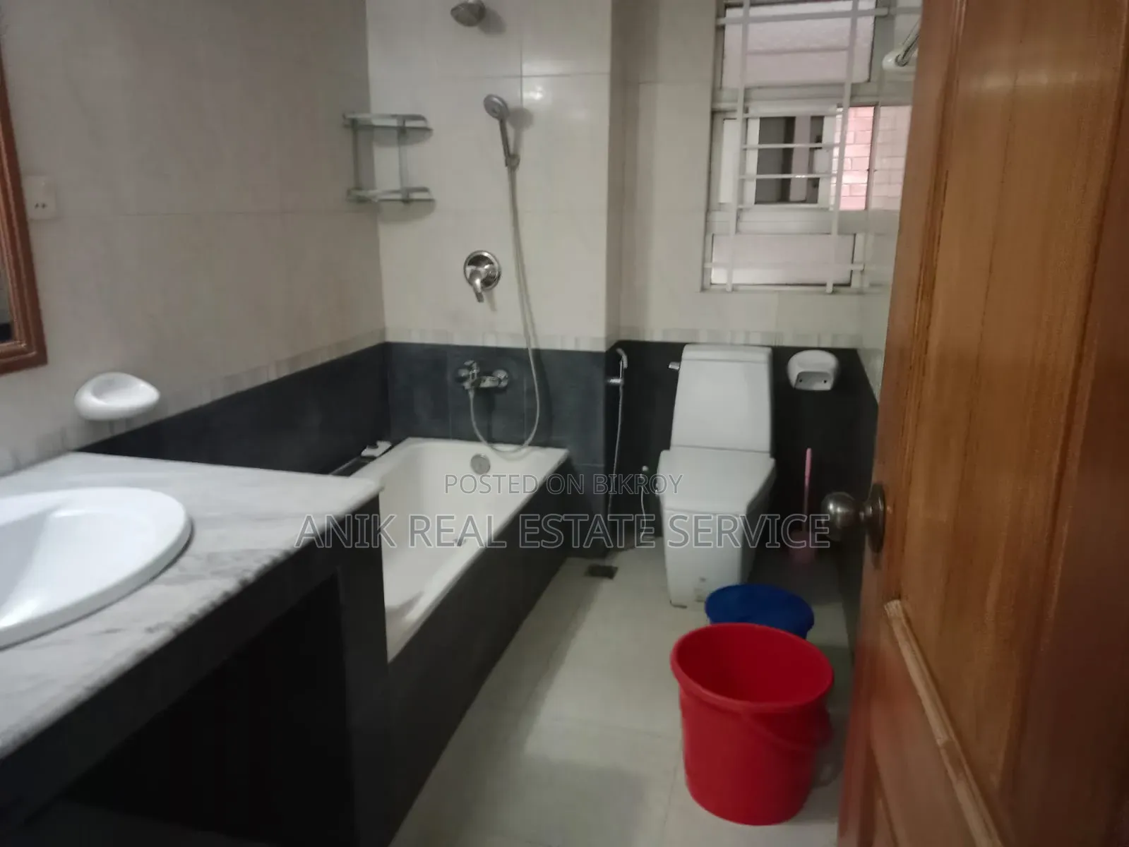 গুলশানের অনিক রিয়েল এস্টেটে ৩ বেডরুমের ফার্নিশড অ্যাপার্টমেন্ট ভাড়ার জন্য