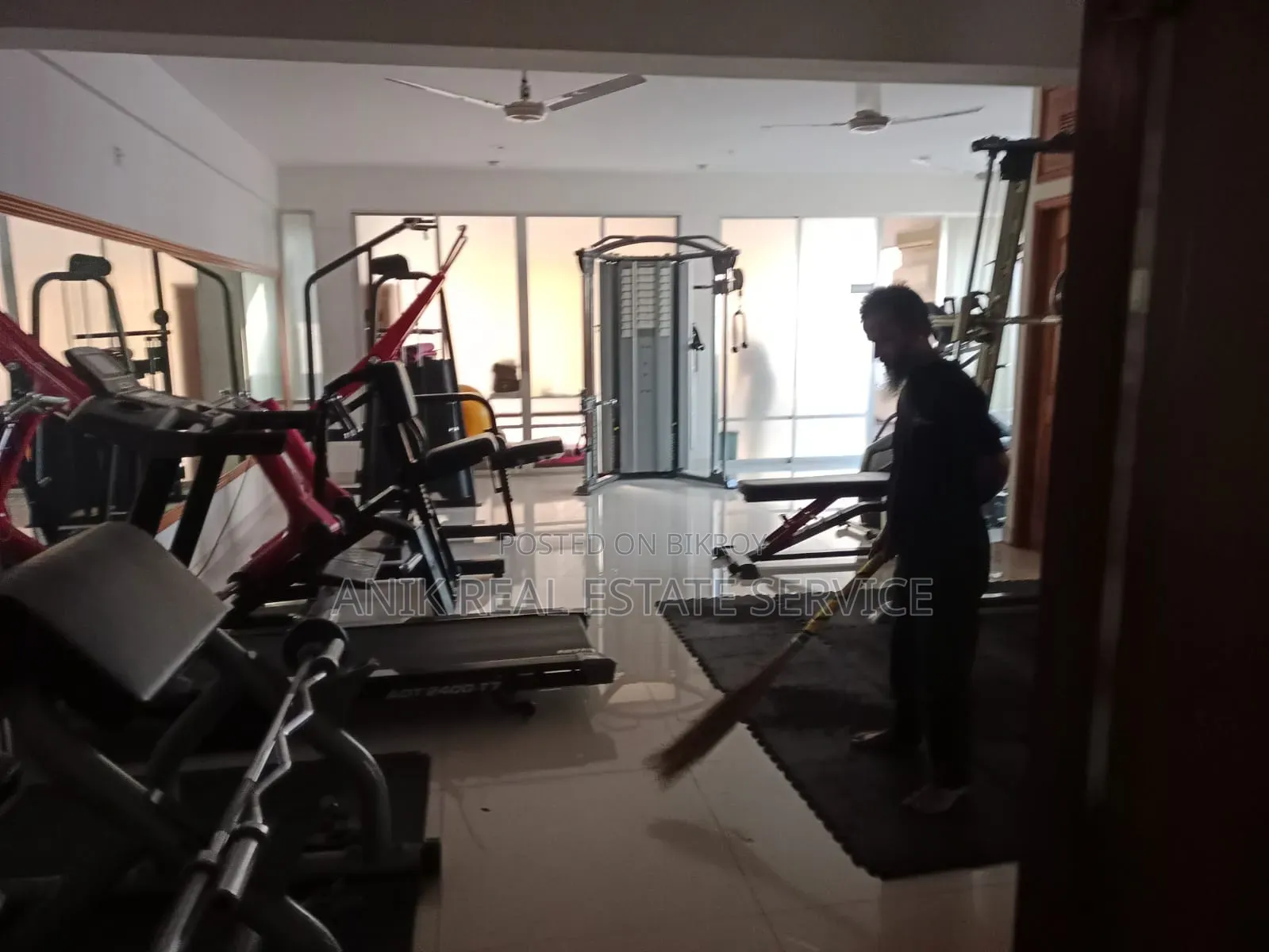 গুলশানের অনিক রিয়েল এস্টেটে ৩ বেডরুমের ফার্নিশড অ্যাপার্টমেন্ট ভাড়ার জন্য