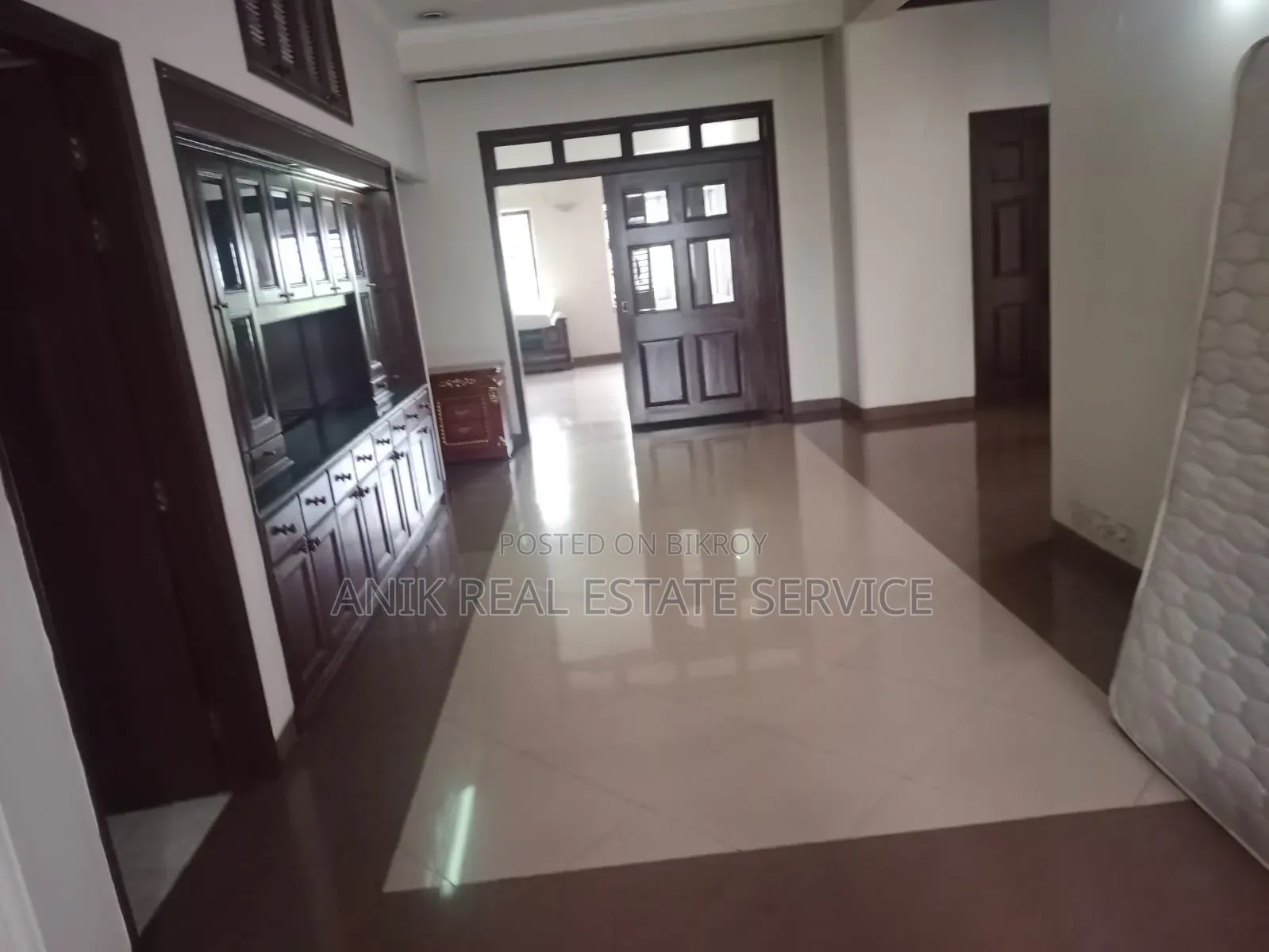 গুলশানের অনিক রিয়েল এস্টেটে ৩ বেডরুমের ফার্নিশড অ্যাপার্টমেন্ট ভাড়ার জন্য