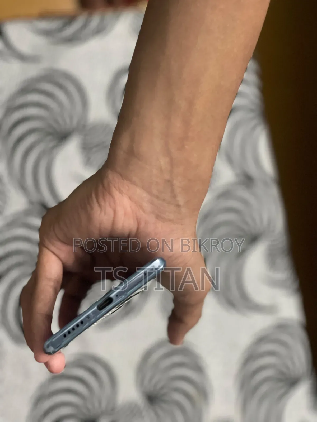 ভিভো ভি২৭ ৫জি ২৫৬ জিবি নীল