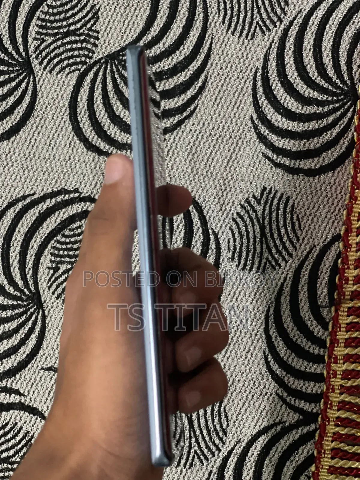 ভিভো ভি২৭ ৫জি ২৫৬ জিবি নীল