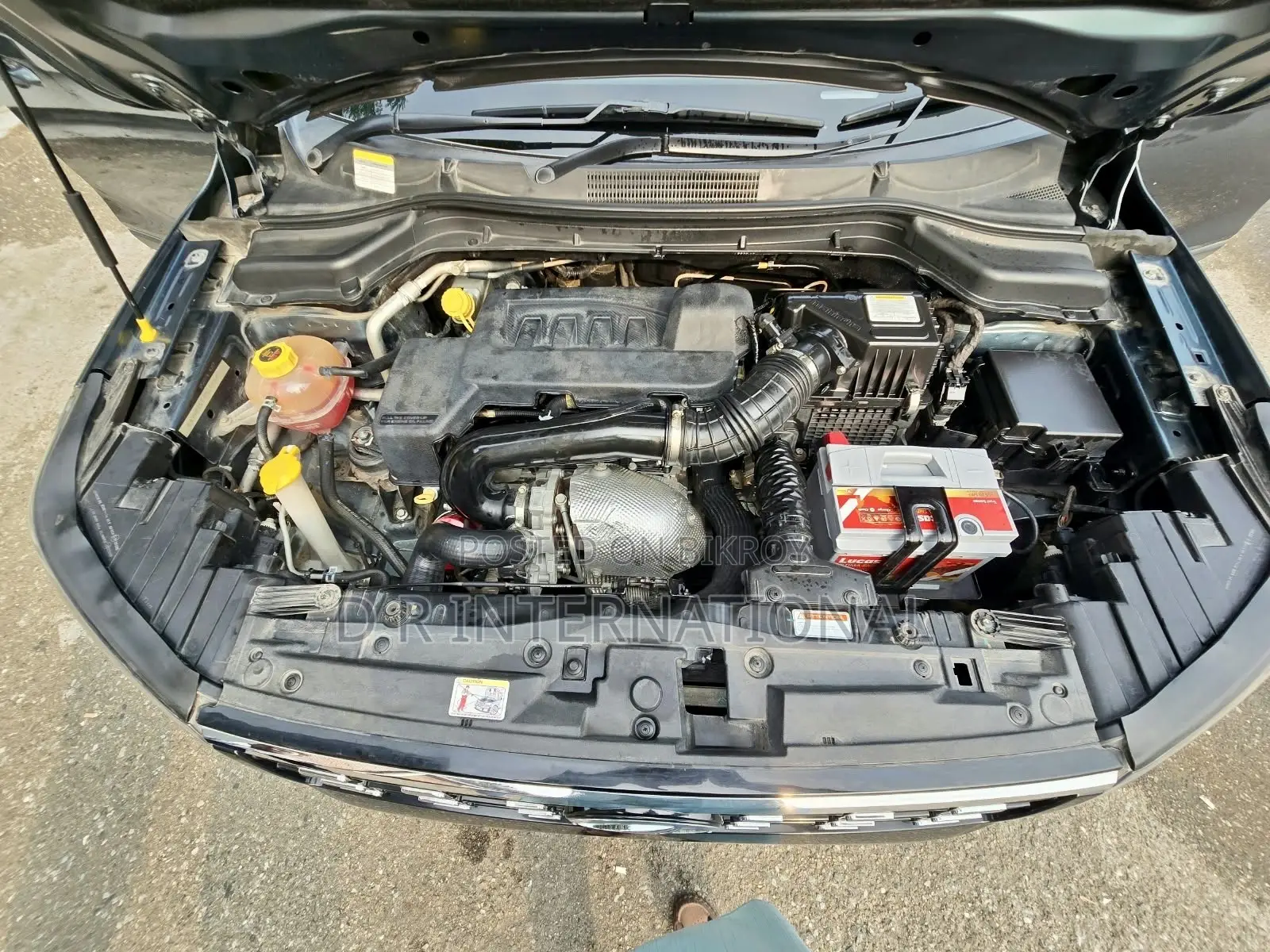 Mahindra XUV500 2021 Gray
