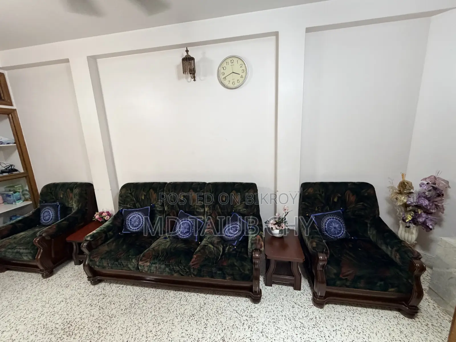 Velvet Sofa With Center Table