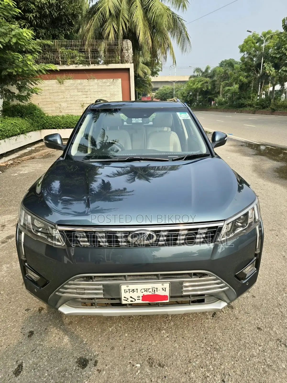Mahindra XUV500 2021 Gray