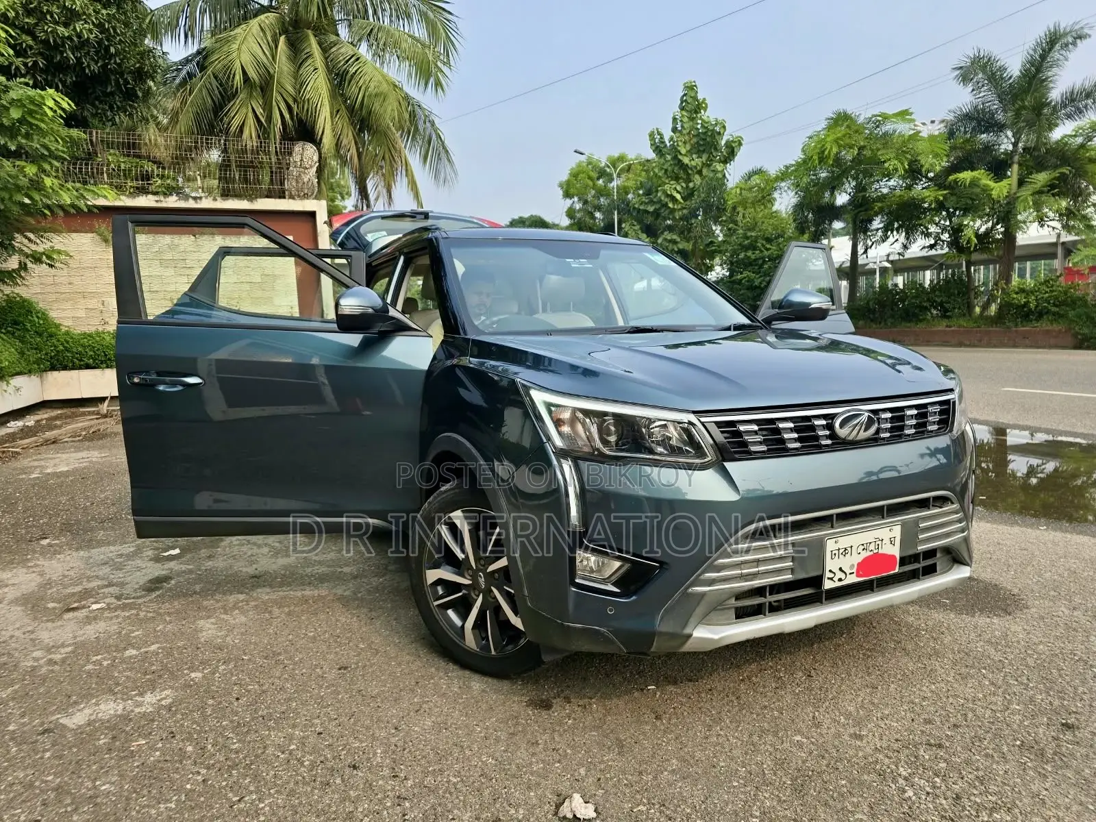 Mahindra XUV500 2021 Gray