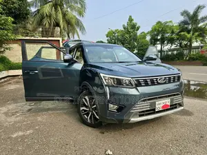Mahindra XUV500 2021 Gray