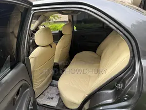 মিতসুবিশি ল্যান্সার ১৯৯৬ ধূসর