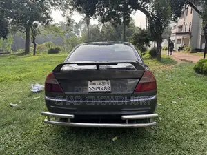 মিতসুবিশি ল্যান্সার ১৯৯৬ ধূসর