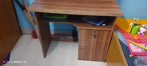 Partex Reading Table