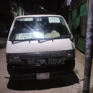 Toyota HiAce 2004 White