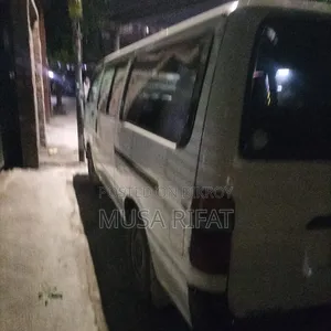 Toyota HiAce 2004 White