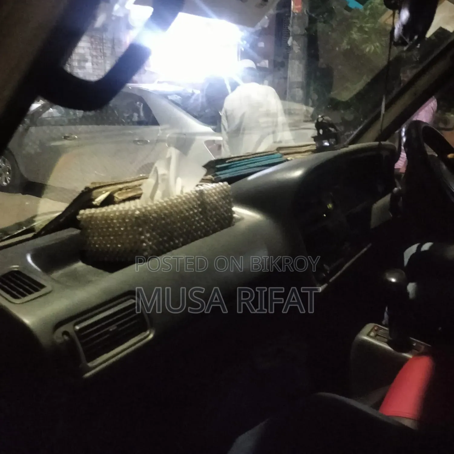 Toyota HiAce 2004 White