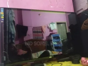 KLON 32" Android Smart TV - Used for only 4 months