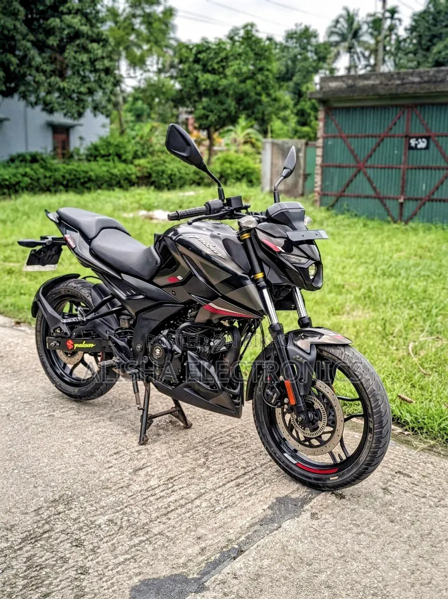 Bajaj Pulsar N160 2025 Black