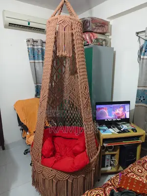 Dolna দোলনা