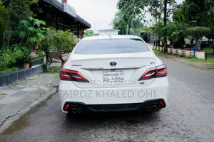 Toyota Crown 2018 White
