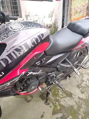 বাজাজ পালসার এনএস ১৬০ ২০১৯ কালো