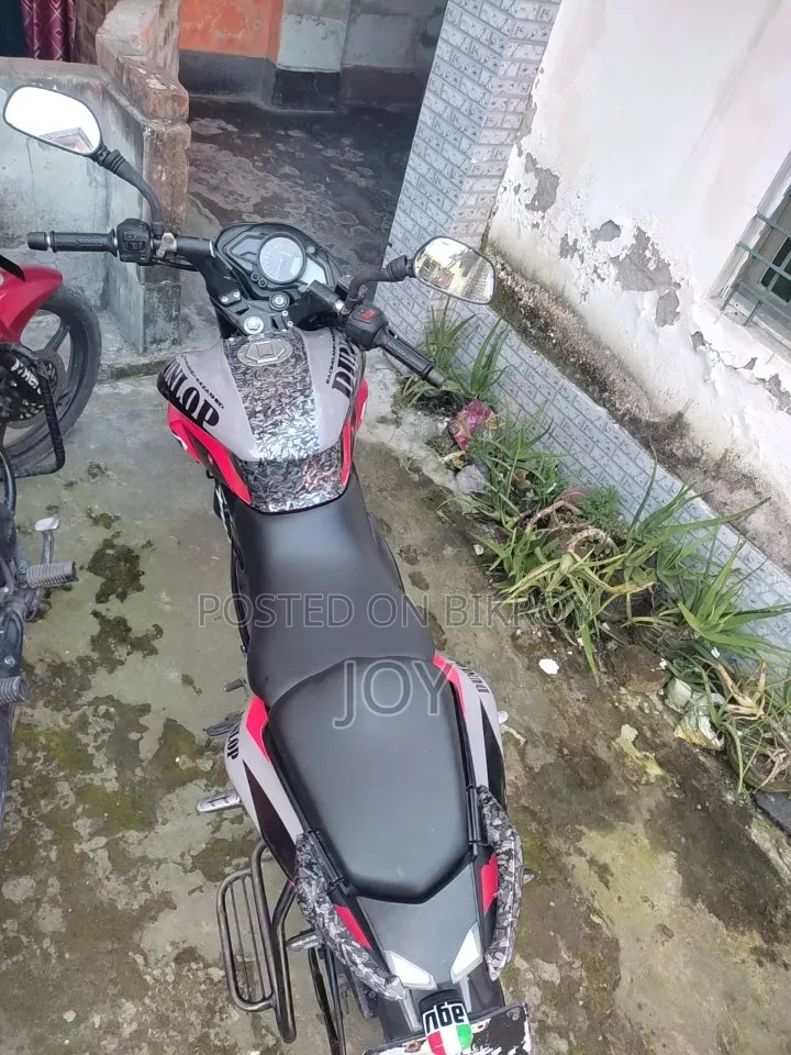 বাজাজ পালসার এনএস ১৬০ ২০১৯ কালো