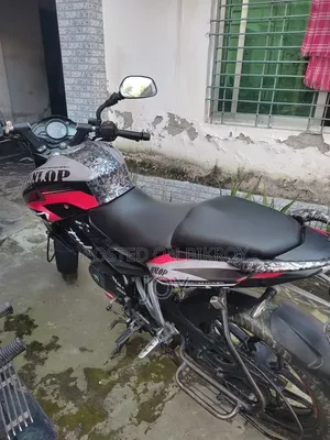 বাজাজ পালসার এনএস ১৬০ ২০১৯ কালো