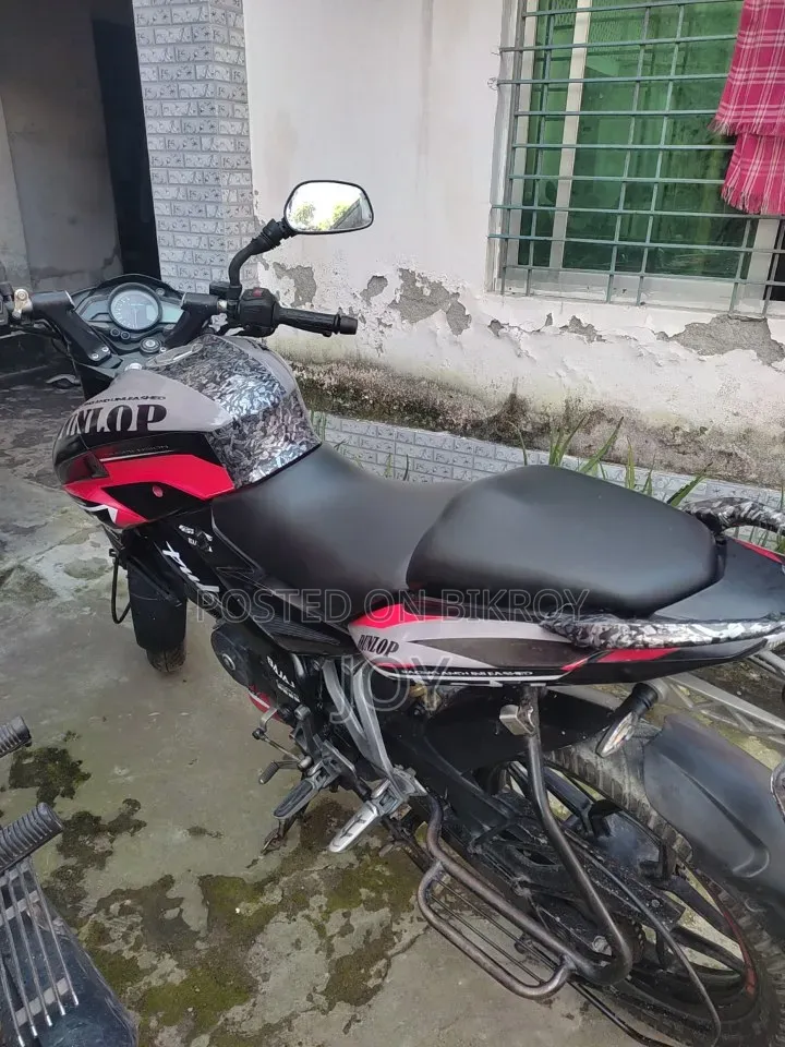 বাজাজ পালসার এনএস ১৬০ ২০১৯ কালো
