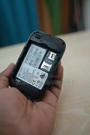 OLAX MF982 Pocket Router