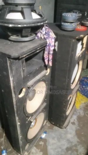 জেবিএল ১৫ স্পিকার