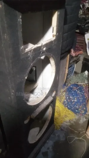 জেবিএল ১৫ স্পিকার