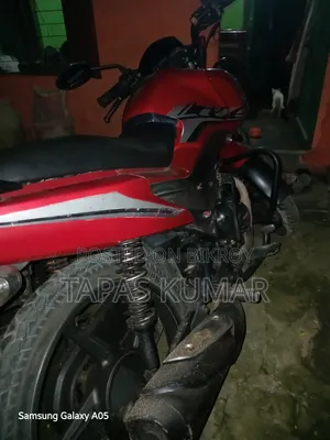 নতুন হোন্ডা লিভো ২০২৩ লাল