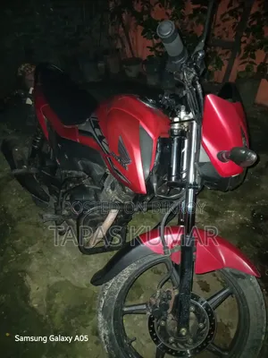 নতুন হোন্ডা লিভো ২০২৩ লাল