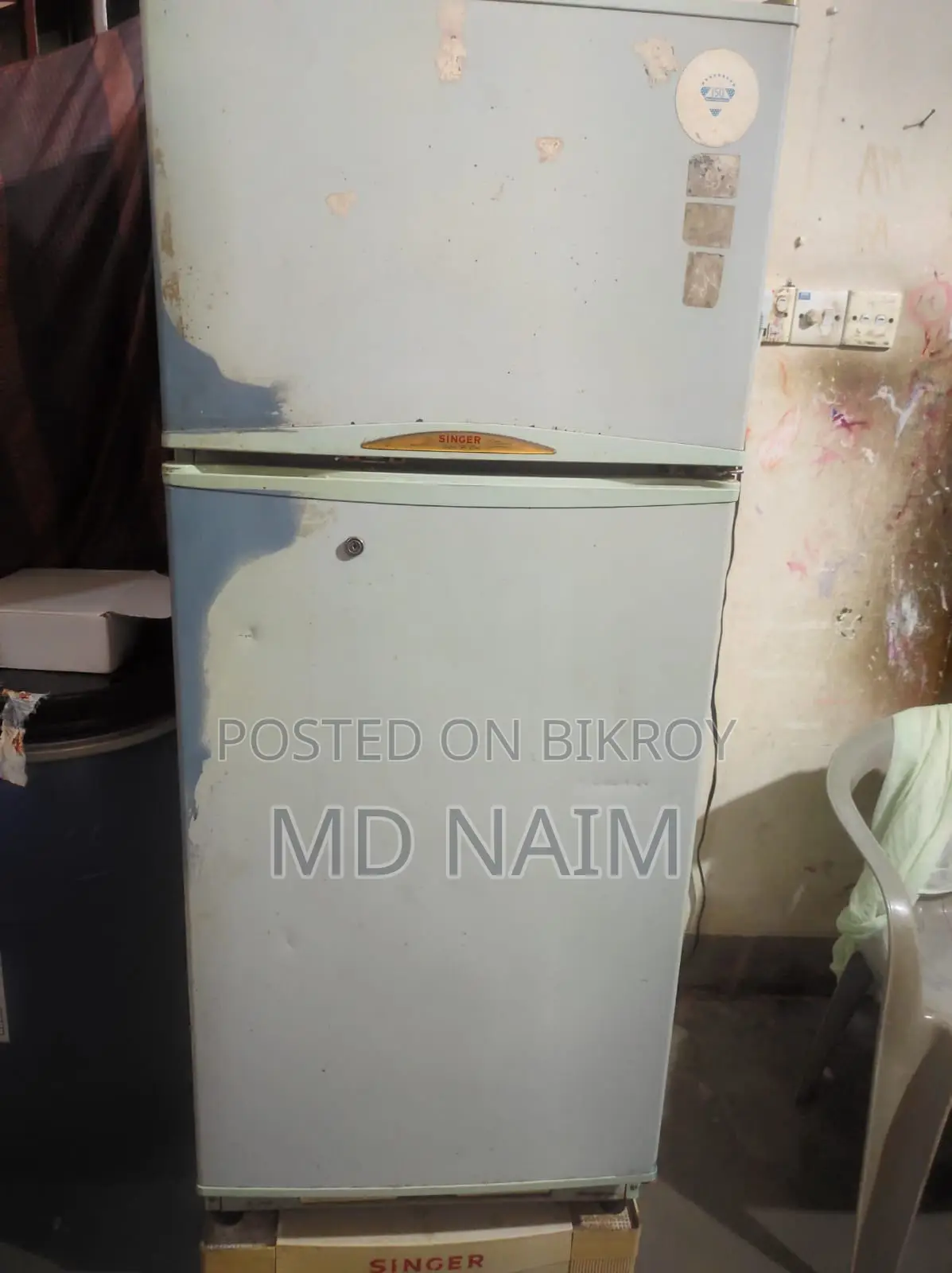 দেশের বাড়িতে যাওয়ার জন্য ফ্রিজটি বিক্রয় করা হবে ।
