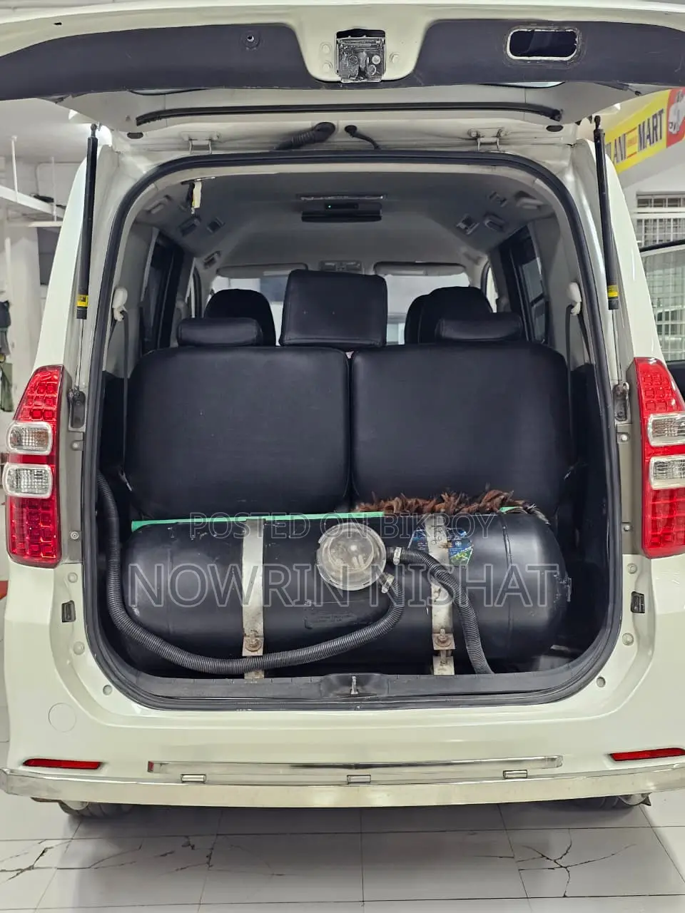 Toyota Noah 2.0 AWD (7 Seater) 2015 Pearl