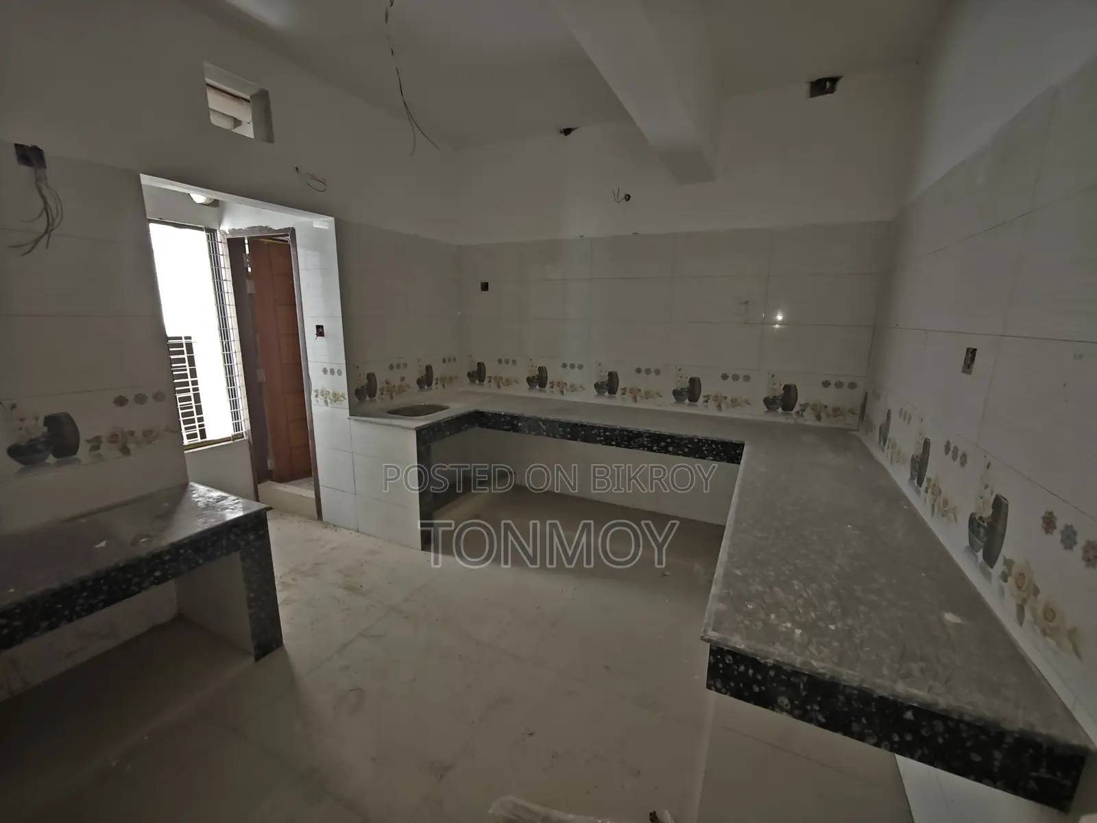 4 Bedroom Apartment in Basundhara for sale