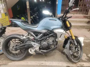 Honda CB 2025 Gray