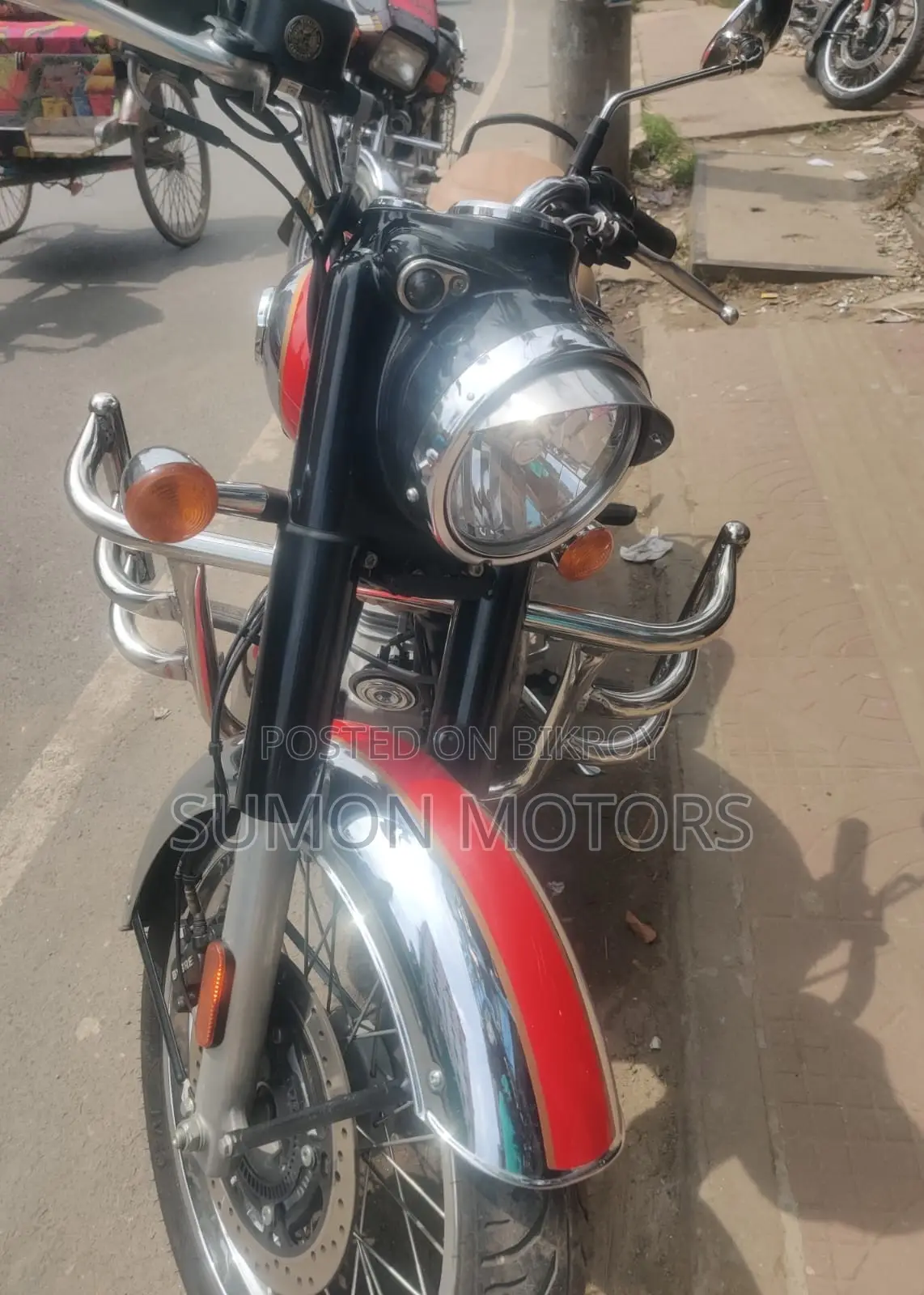 রয়েল এনফিল্ড ক্লাসিক ৩৫০ ২০২৫ লাল