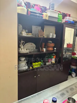 ওয়াল ক্যাবিনেট শোকেস