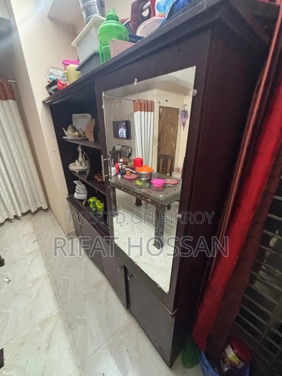 ওয়াল ক্যাবিনেট শোকেস