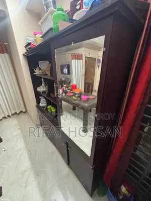 ওয়াল ক্যাবিনেট শোকেস