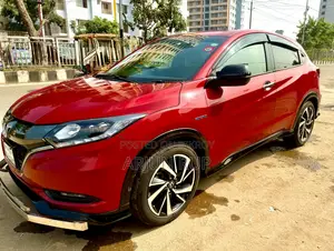 Honda Vezel ১.৫ হাইব্রিড টু-হুইল ড্রাইভ ২০১৭ লাল