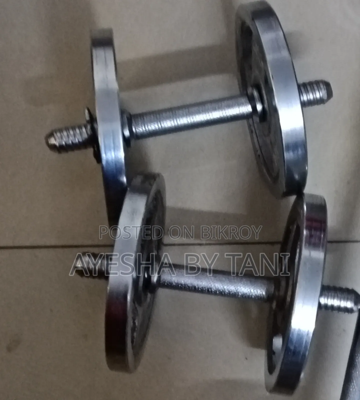 একেবারে নতুন এবং ফ্রেশ আকর্ষণীয়, ব্যায়াম করার, তিনটি প্রোডাক্ট