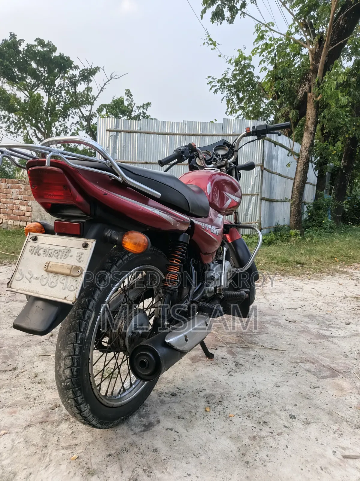 বাজাজ সিটি ১০০ ২০১৭ লাল