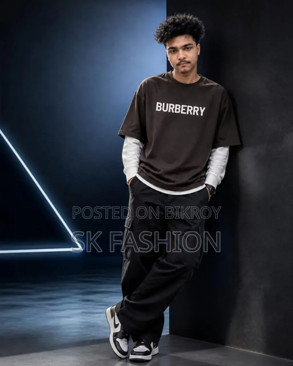 Men's Black Cotton Drop Shoulder T-Shirt With Louis Vuitton Logo