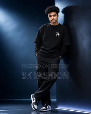 Men's Black Cotton Drop Shoulder T-Shirt With Louis Vuitton Logo