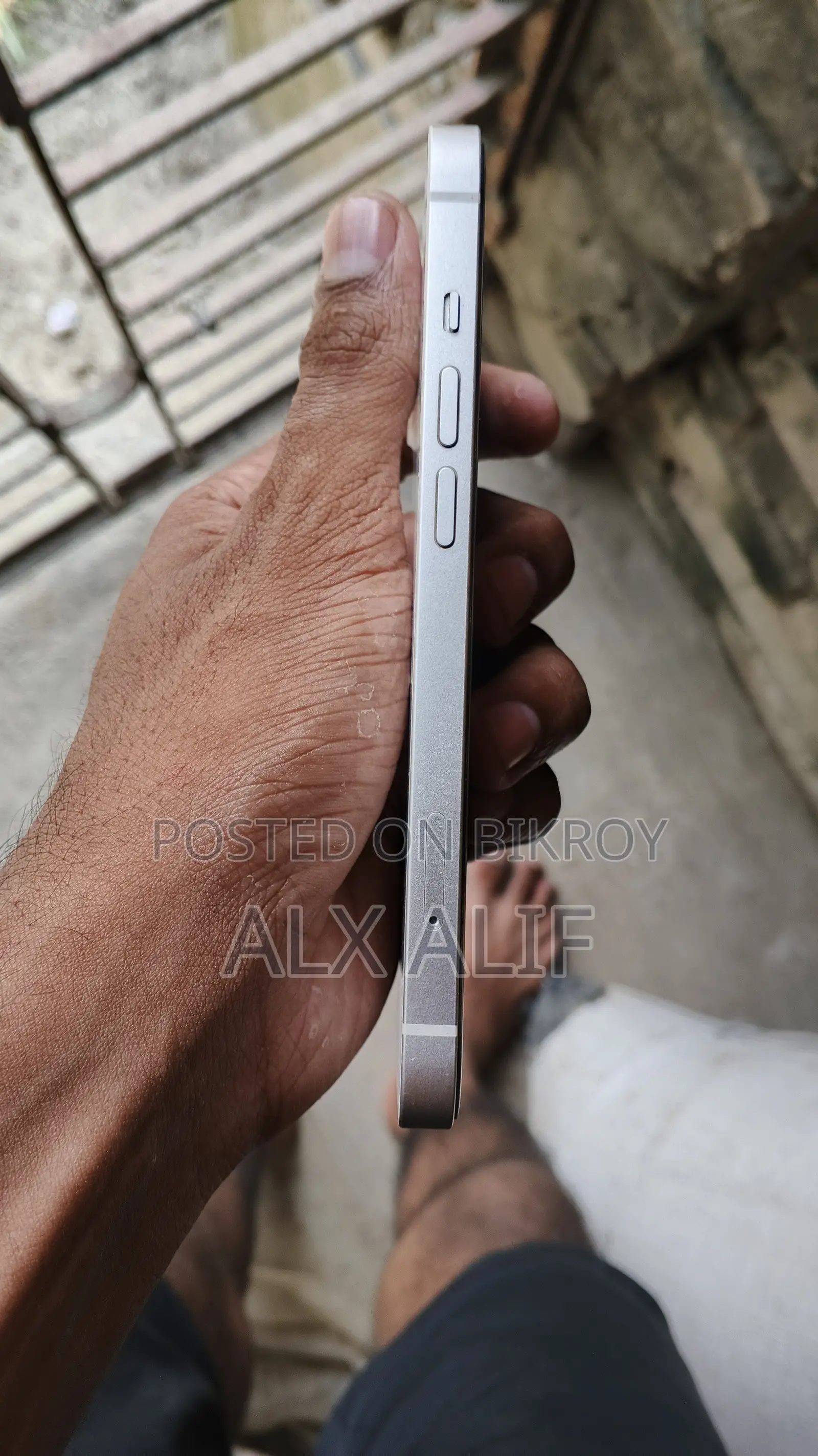 অ্যাপল আইফোন ১৩ ১২৮ জিবি হোয়াইট