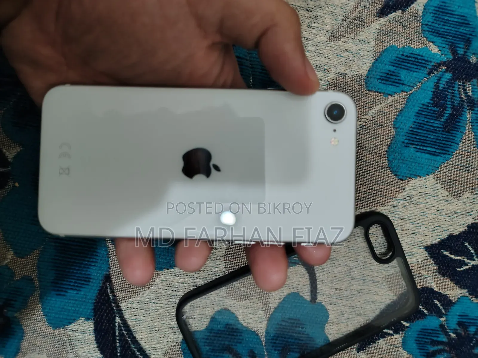 অ্যাপল আইফোন এসই (২০২০) ১২৮ জিবি সাদা