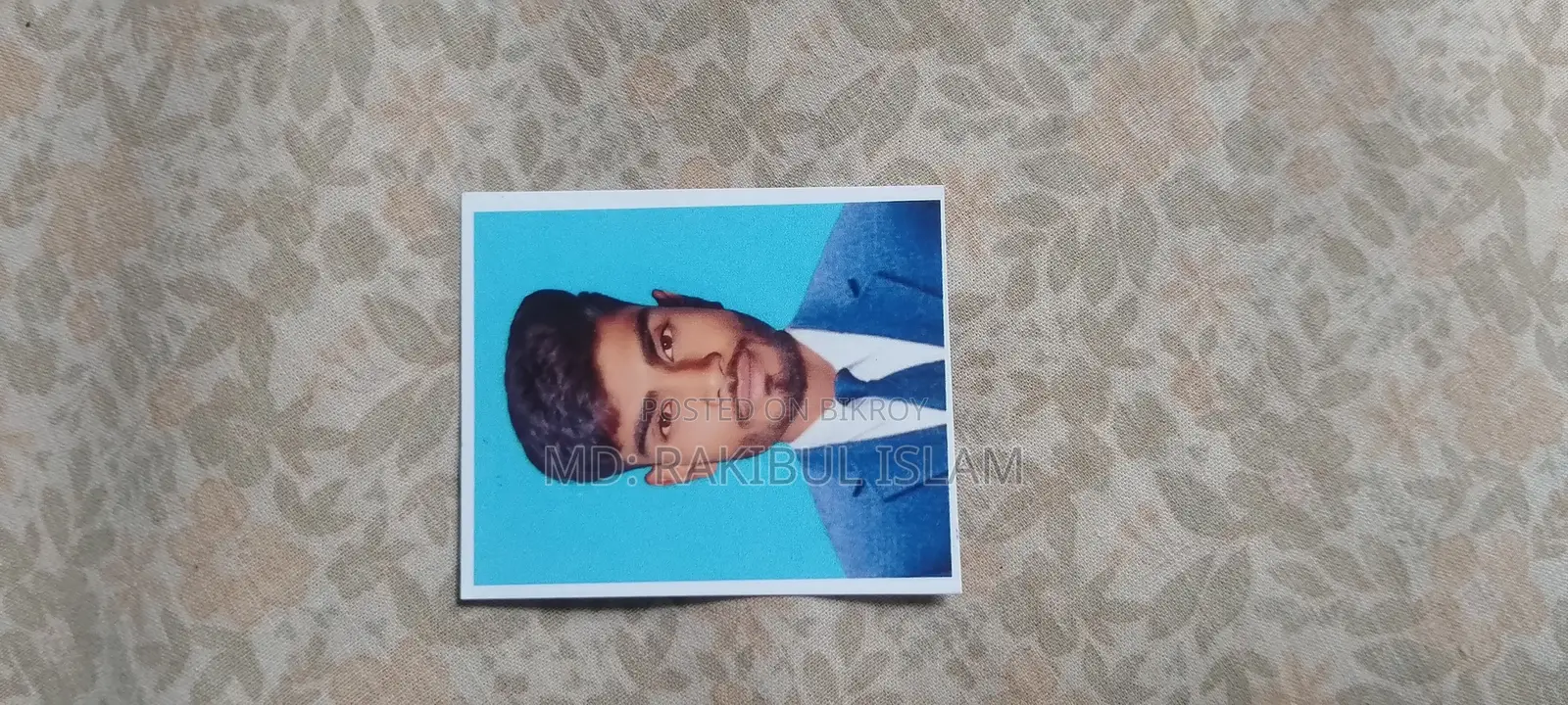 শোরুম সহকারী অ্যাসিস্ট্যান্ট।