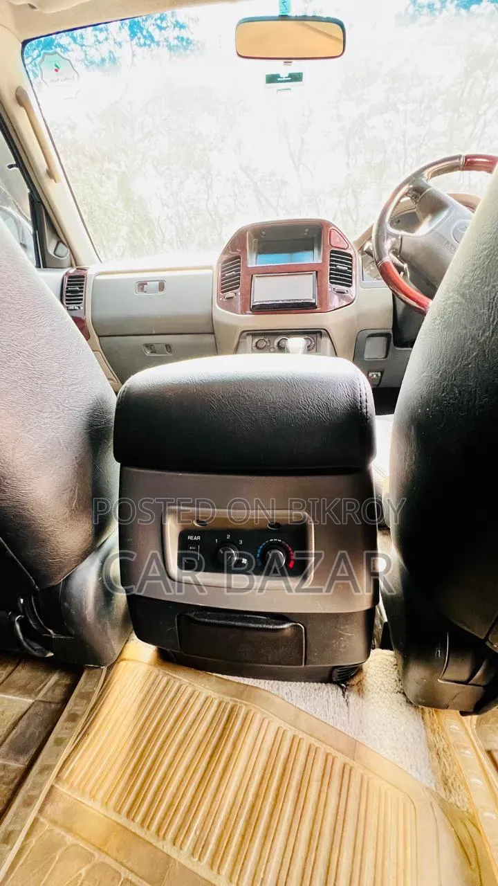 Mitsubishi Pajero 2005 Pearl