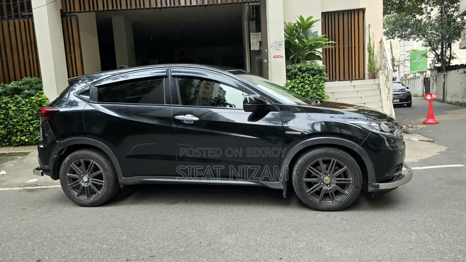 Honda Vezel 1.5 Hybrid 2WD 2016 Black