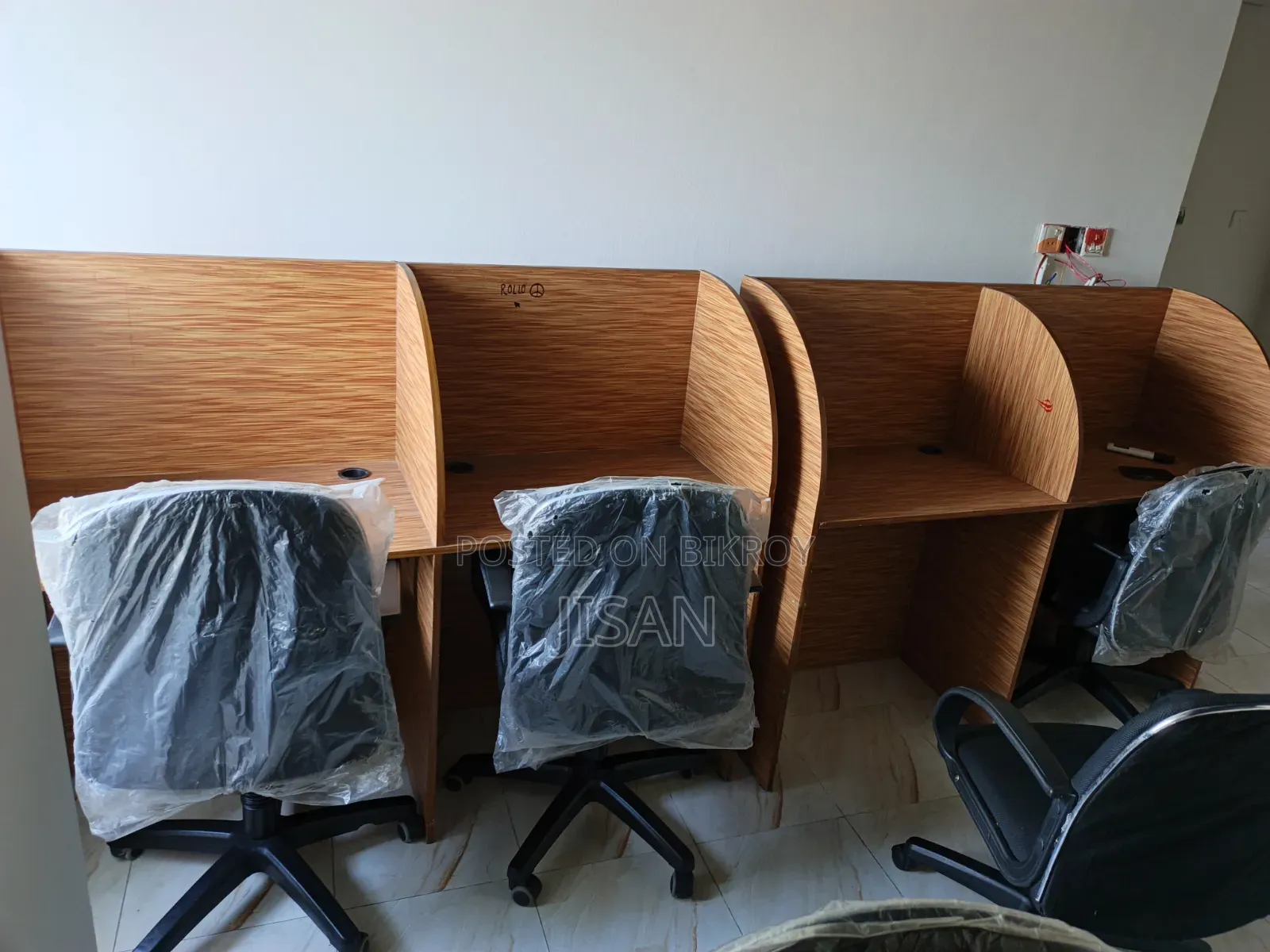 Emergency Office Workstation Setup Selling Post